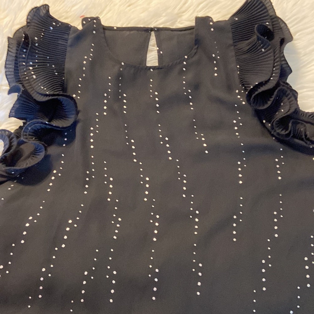 Women Shirt no size on shirt bust 34” long 23” - Picture 6 of 6
